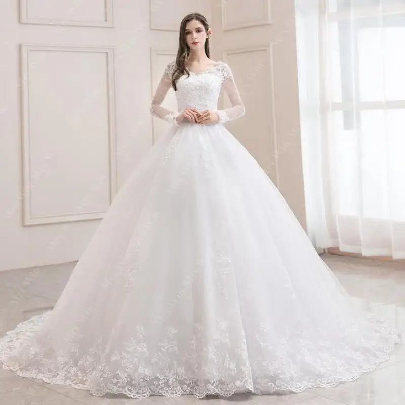 Robe de mariée à manches longues et col en V avec traîne de princesse robes de mariée classiques