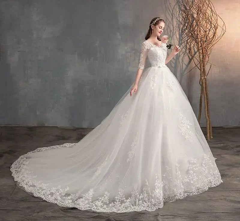 Robe de mariée à manches longues et col en V avec traîne de princesse robes de mariée classiques